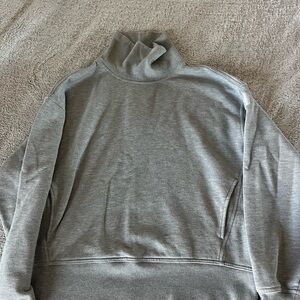 Alo Yoga hazy mock neck